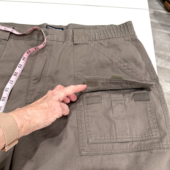 Roundtree & Yorke Cargo Shorts Side Elastic Waist Pockets Cotton Men’s Size 44 - Picture 4 of 9